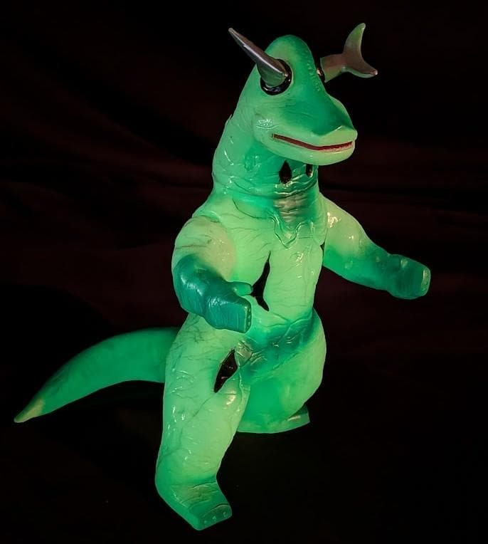 エレキング「ウルトラセブン」登場怪獣（ブルマァク復刻）蓄光版ソフビフィギュア