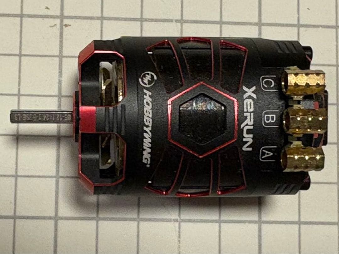 HOBBYWING XeRuN D10 ブラシレスモーター 13.5T(赤)