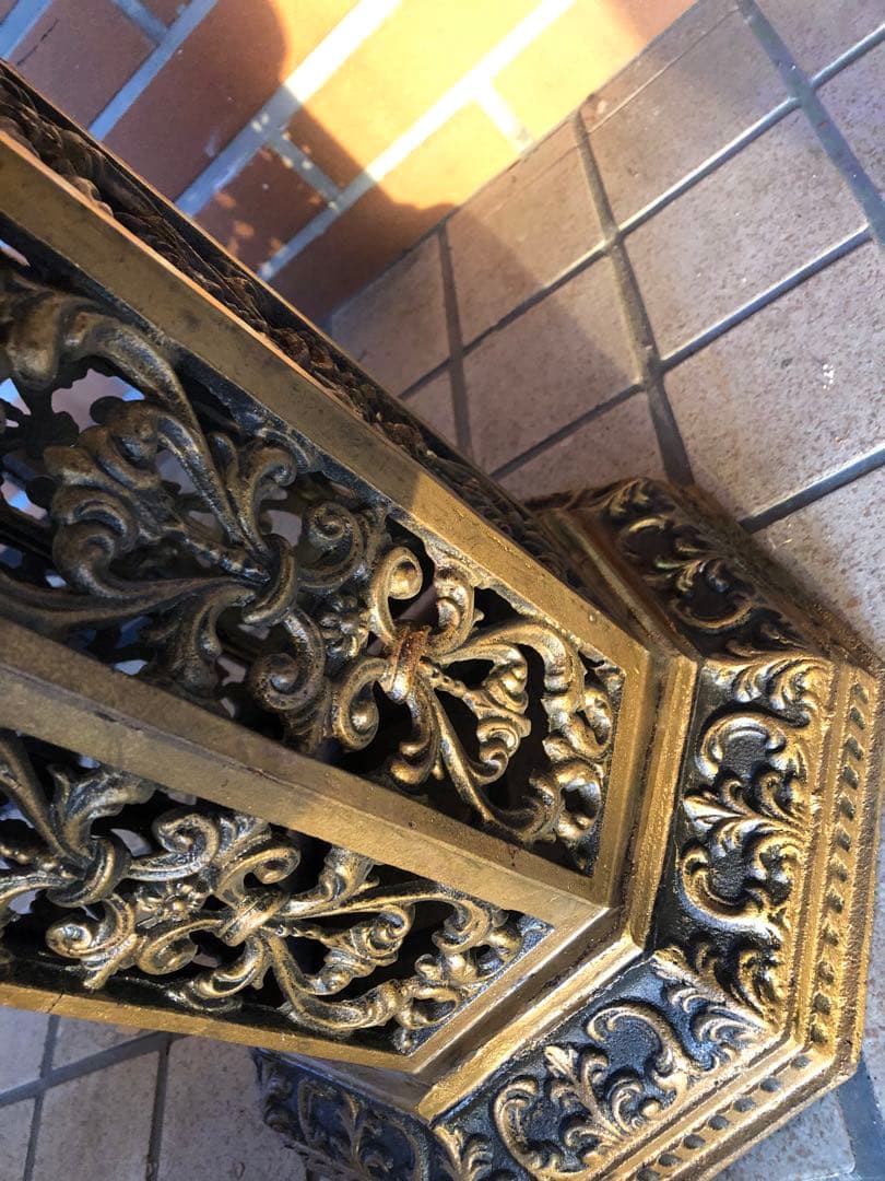 フラワースタンド　ヨーロピアン風　アンティーク調　ロココ調　コーヒーテーブル