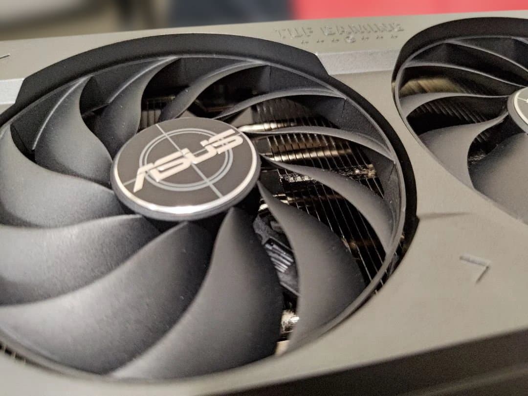 グラフィックボード・グラボ・ビデオカード ASUS TUF-RTX4070Ti-O12G-GAMING