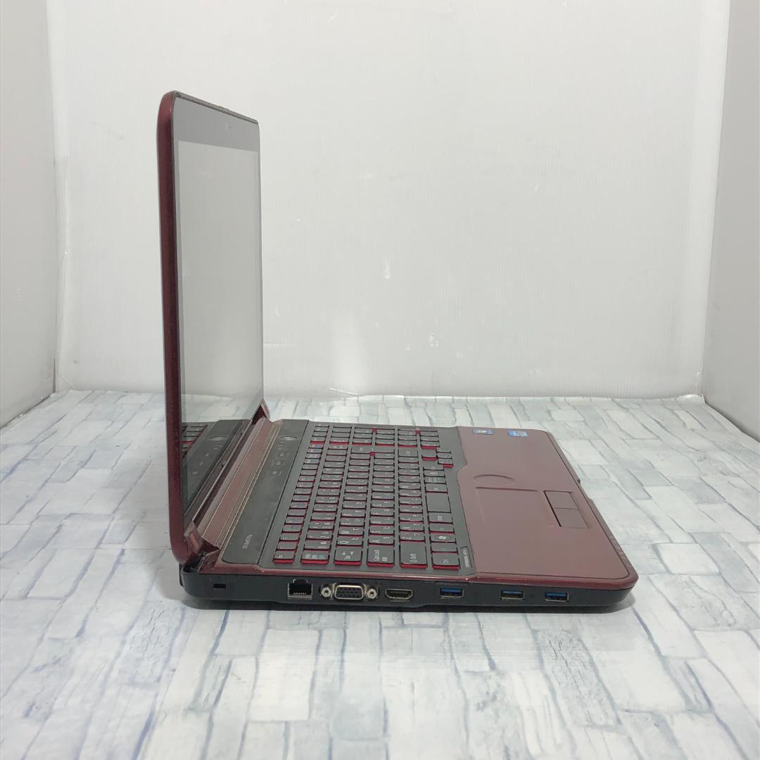 富士通 ノートパソコン本体 Core i7/SSD640GB/8GB/Win10