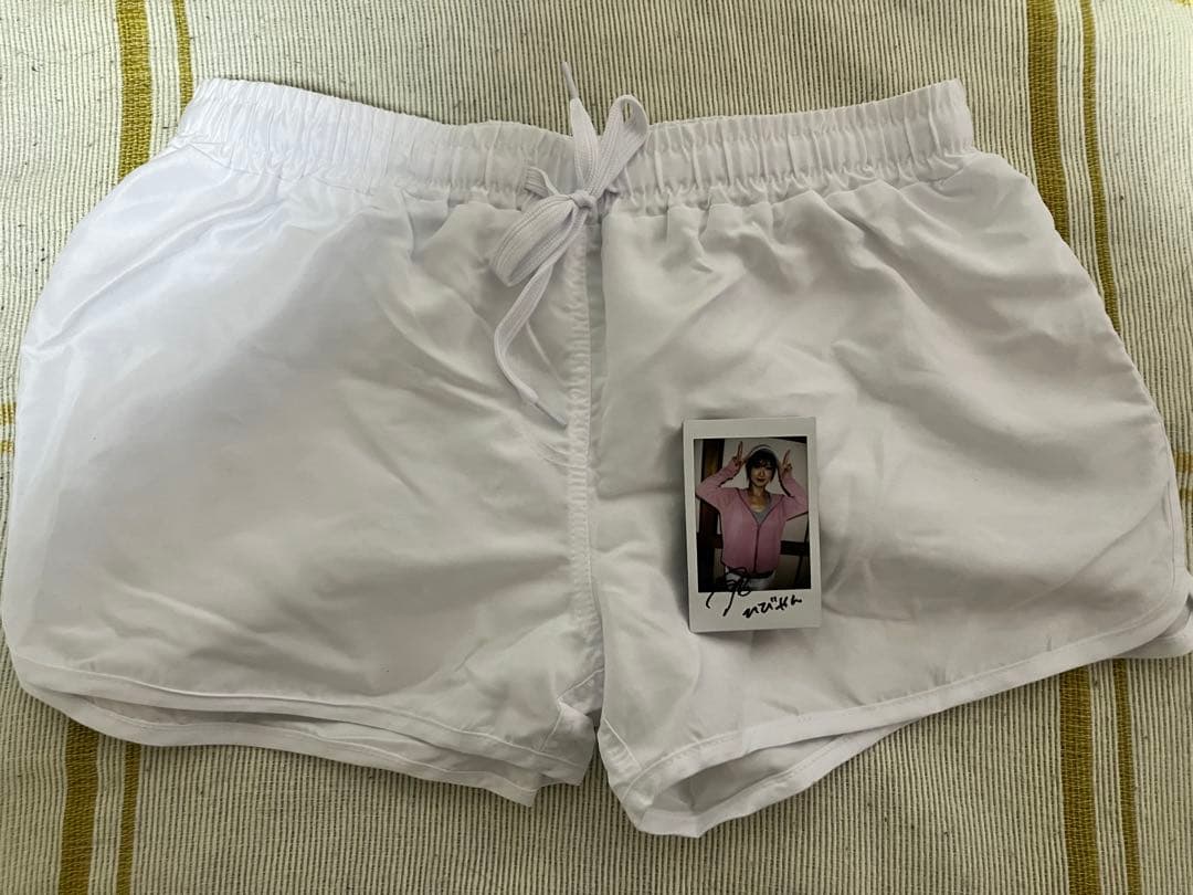 大槻ひびき直筆サイン入りチェキ＋着用洋服など