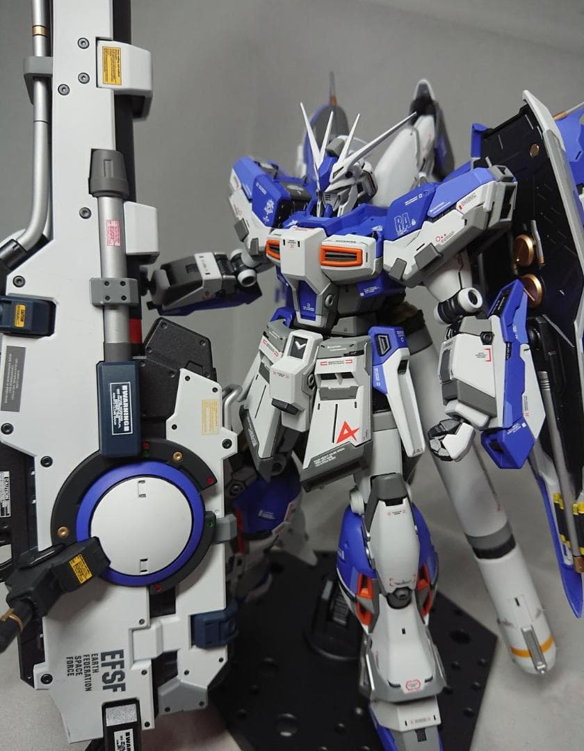 RG Hi-νガンダム＆ハイパー・メガ・バズーカ・ランチャー【塗装済みガンプラ】