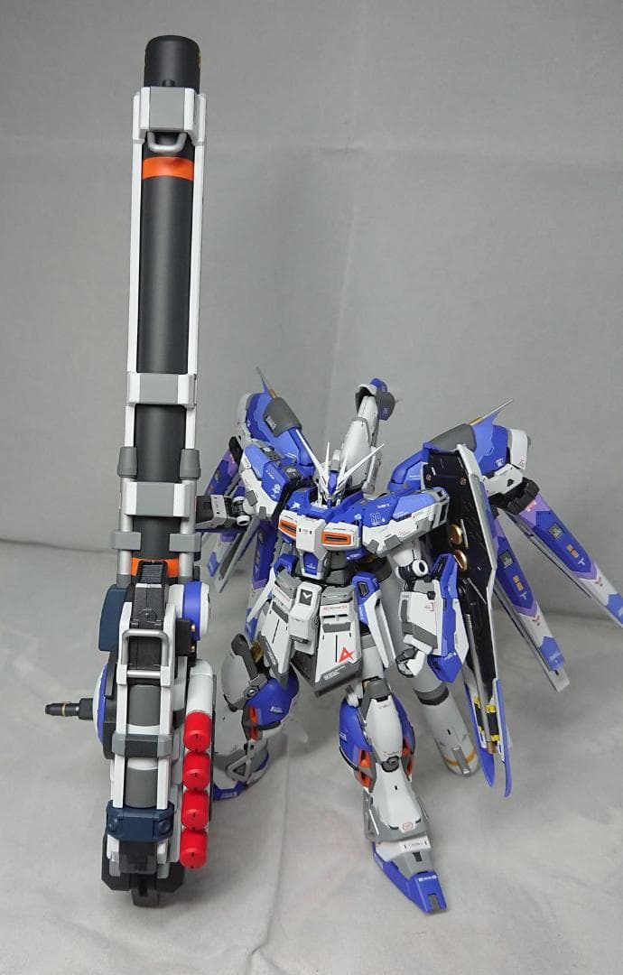 RG Hi-νガンダム＆ハイパー・メガ・バズーカ・ランチャー【塗装済みガンプラ】