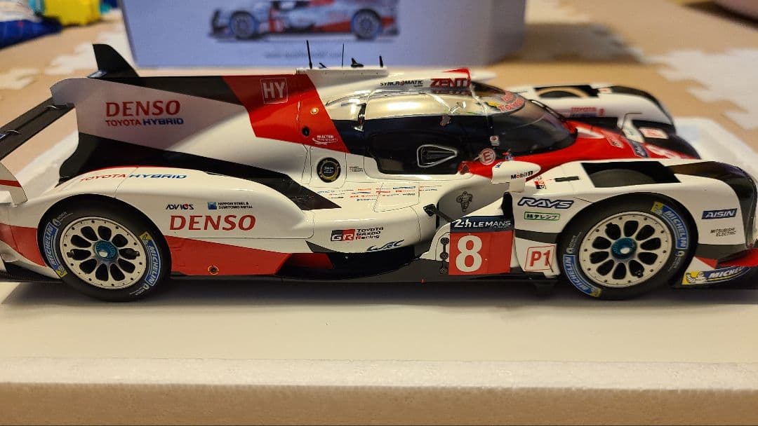 トヨタ TS050 HYBRID 1/18 DENSO　SPARK　スパーク