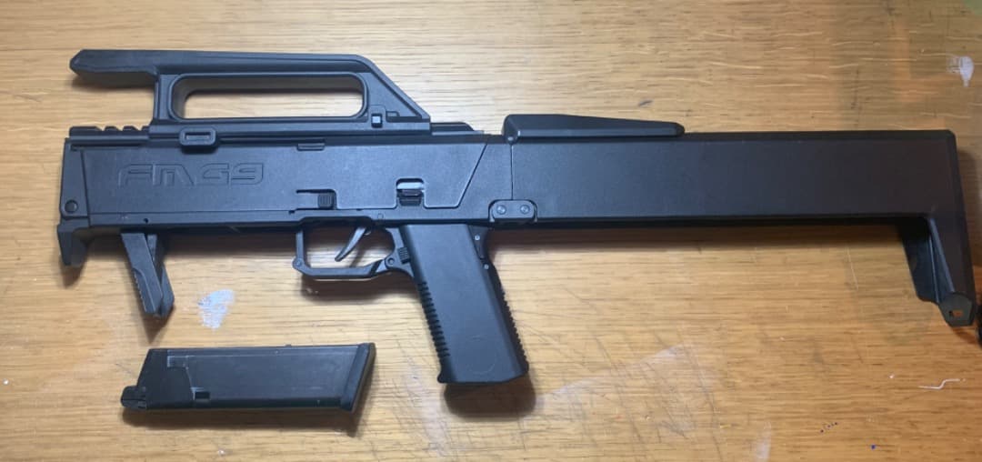 AEGIS CUSTOM FMG-9東京マルイG18C 組み込み済み