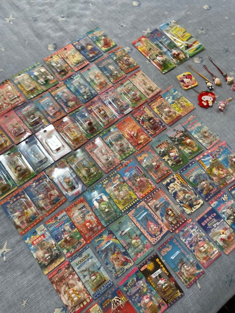 ハローキティ ファスナーマスコットキーホルダー 70個 その他8個