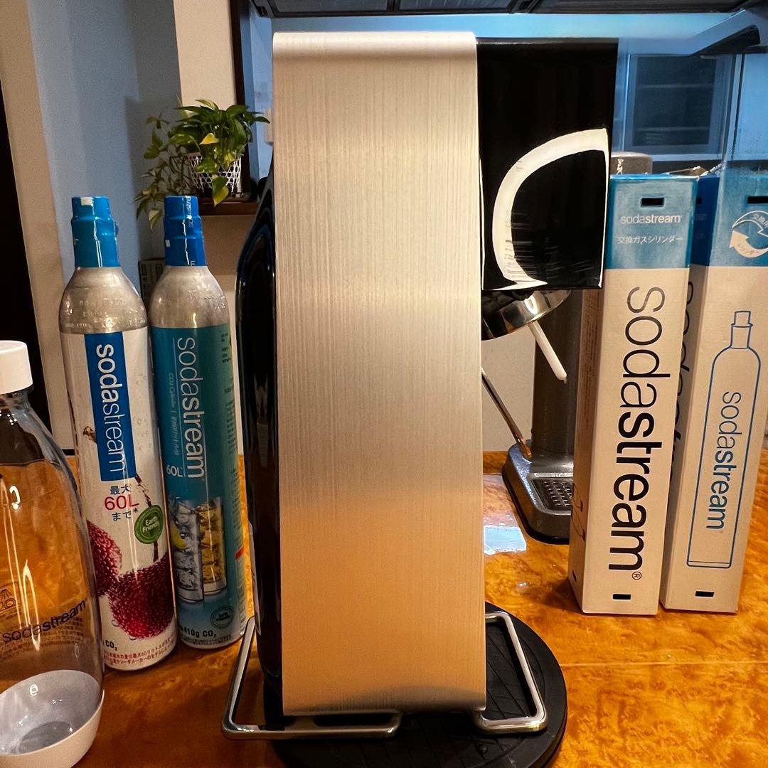 年末年始セール　ソーダストリーム パワー ガスシリンダー2本　1Lボトル1本付