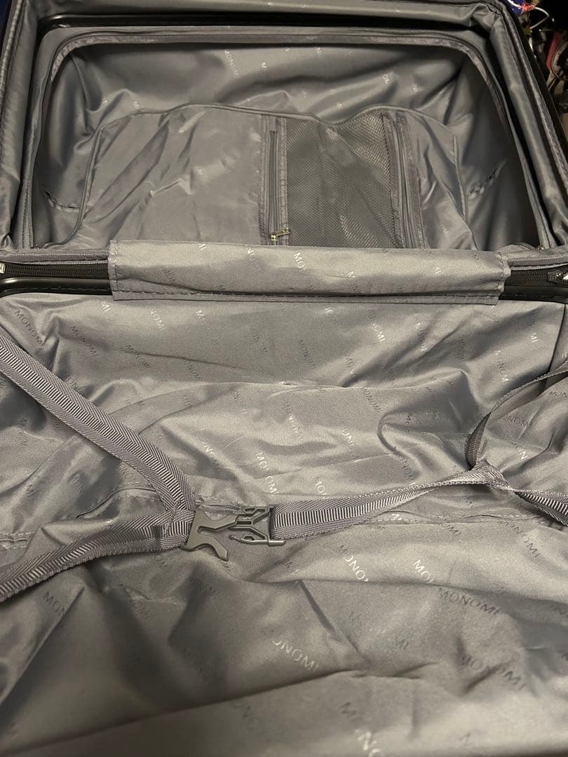 【専用】MONOMI シルバーキャリーケース Mサイズ65L