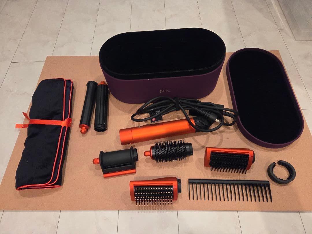 【Dyson】ヘアドライヤー 多機能アタッチメント付き