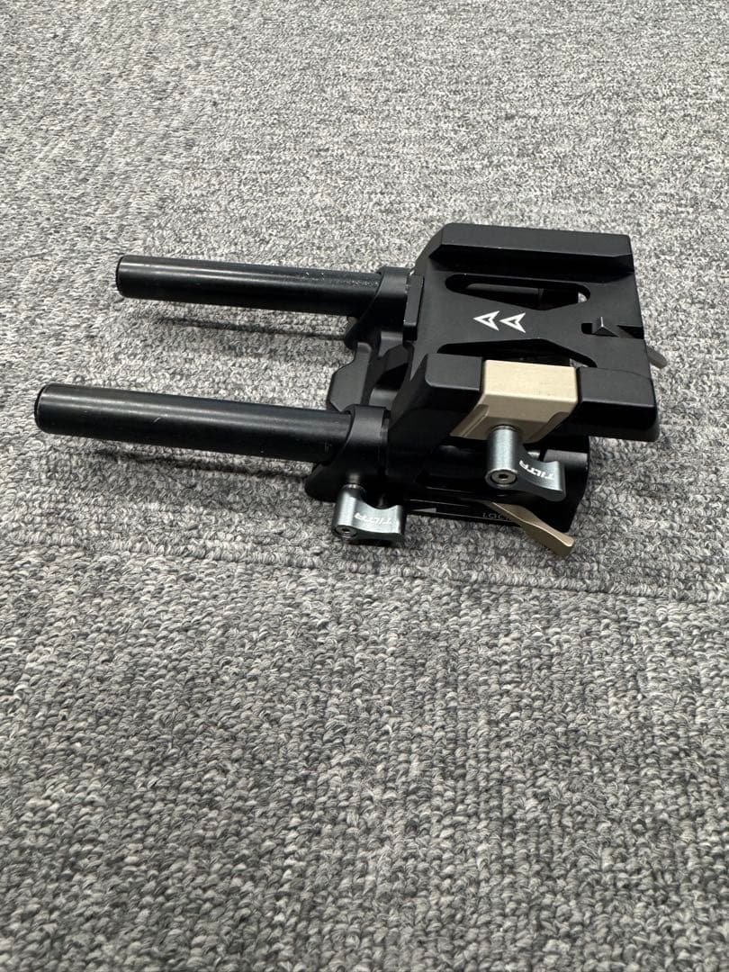 TILTA 15mm LWS ベースプレート　ロッド付き