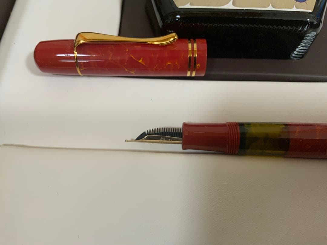 Pelikan 万年筆 限定 M101 ブライトレッド インク付き