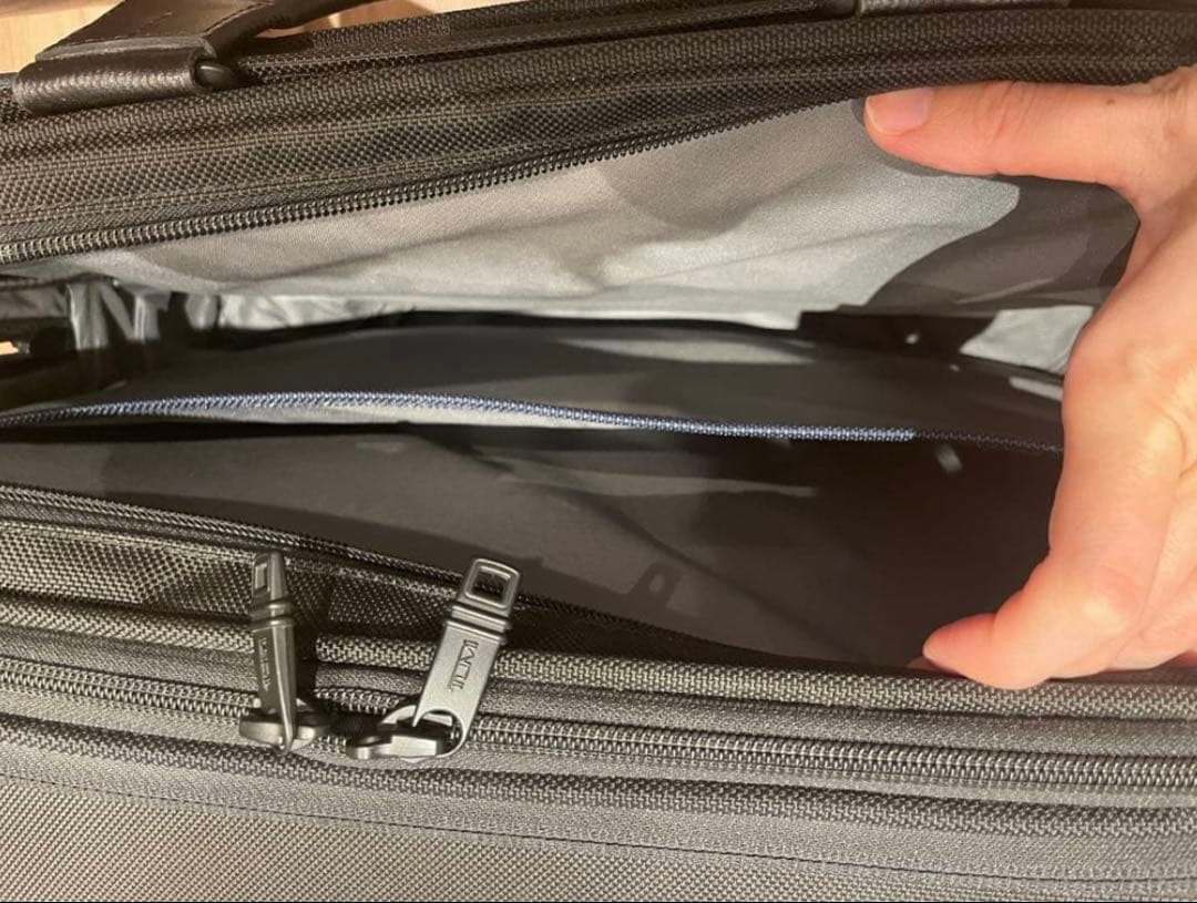 TUMI デラックス・4ウィール・ラップトップ・ケース・ブリーフ