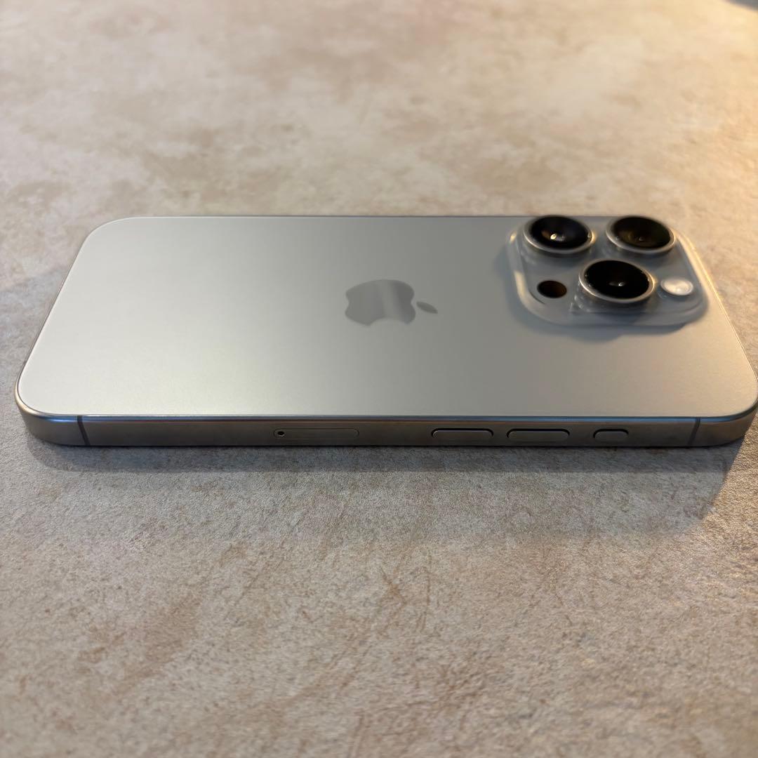 ゆ*う様 Apple iPhone 15 Pro 256GB 本体