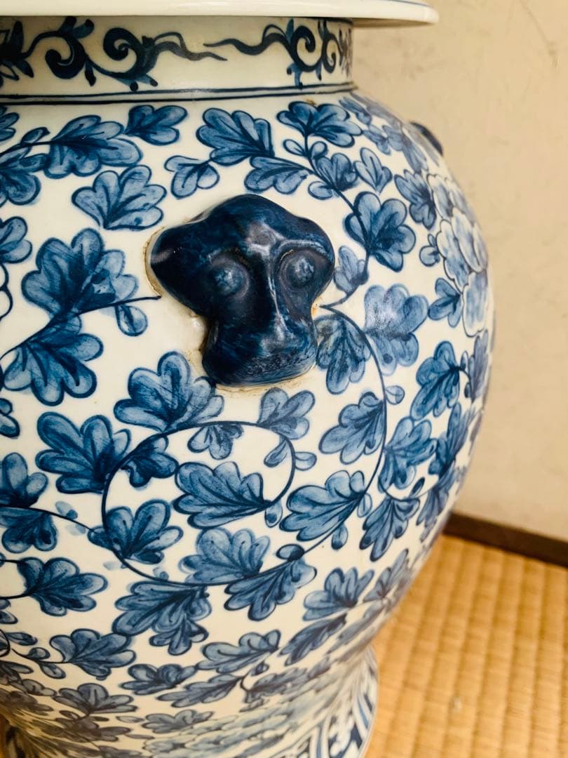 中国清時代染付大壺（銘があり)