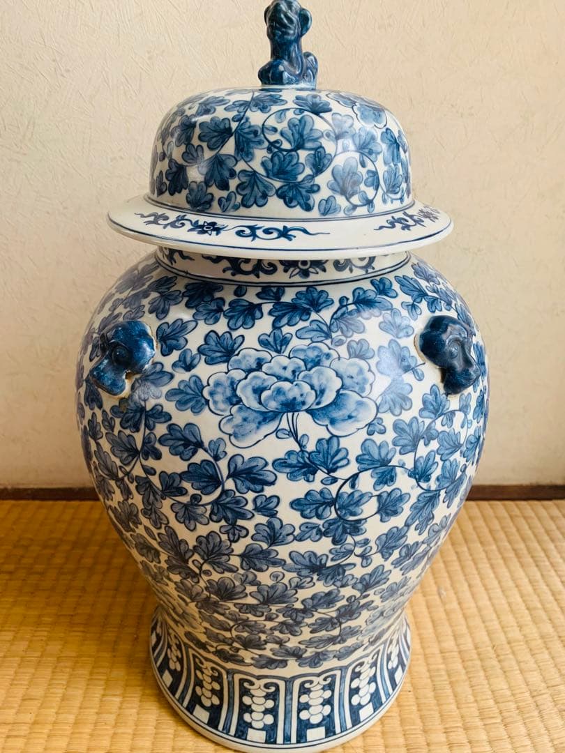 中国清時代染付大壺（銘があり)