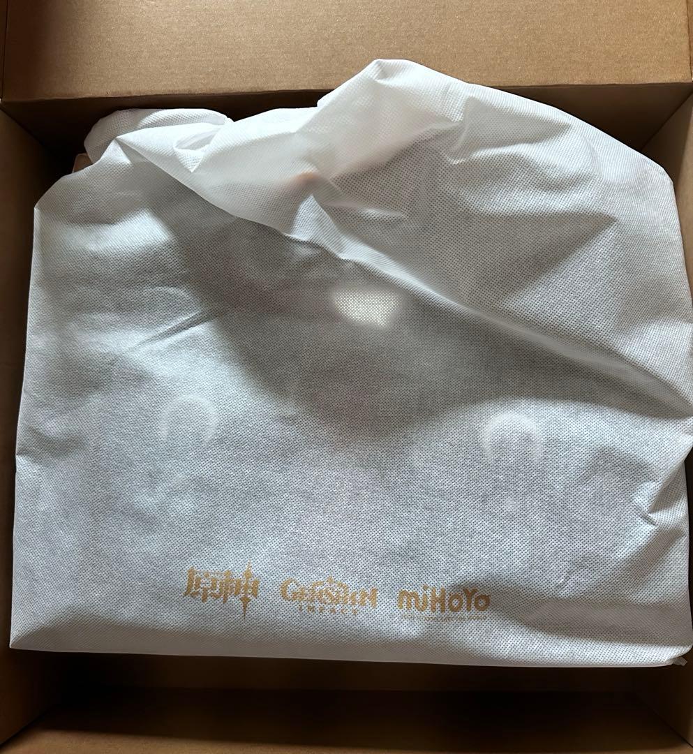 リオセスリ　バッグ　原神　公式