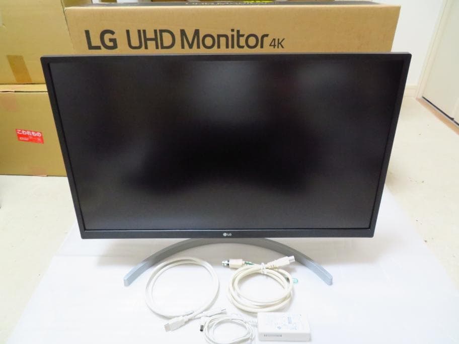 [美品] LG 27UL550-W 27インチ 4K 液晶モニター