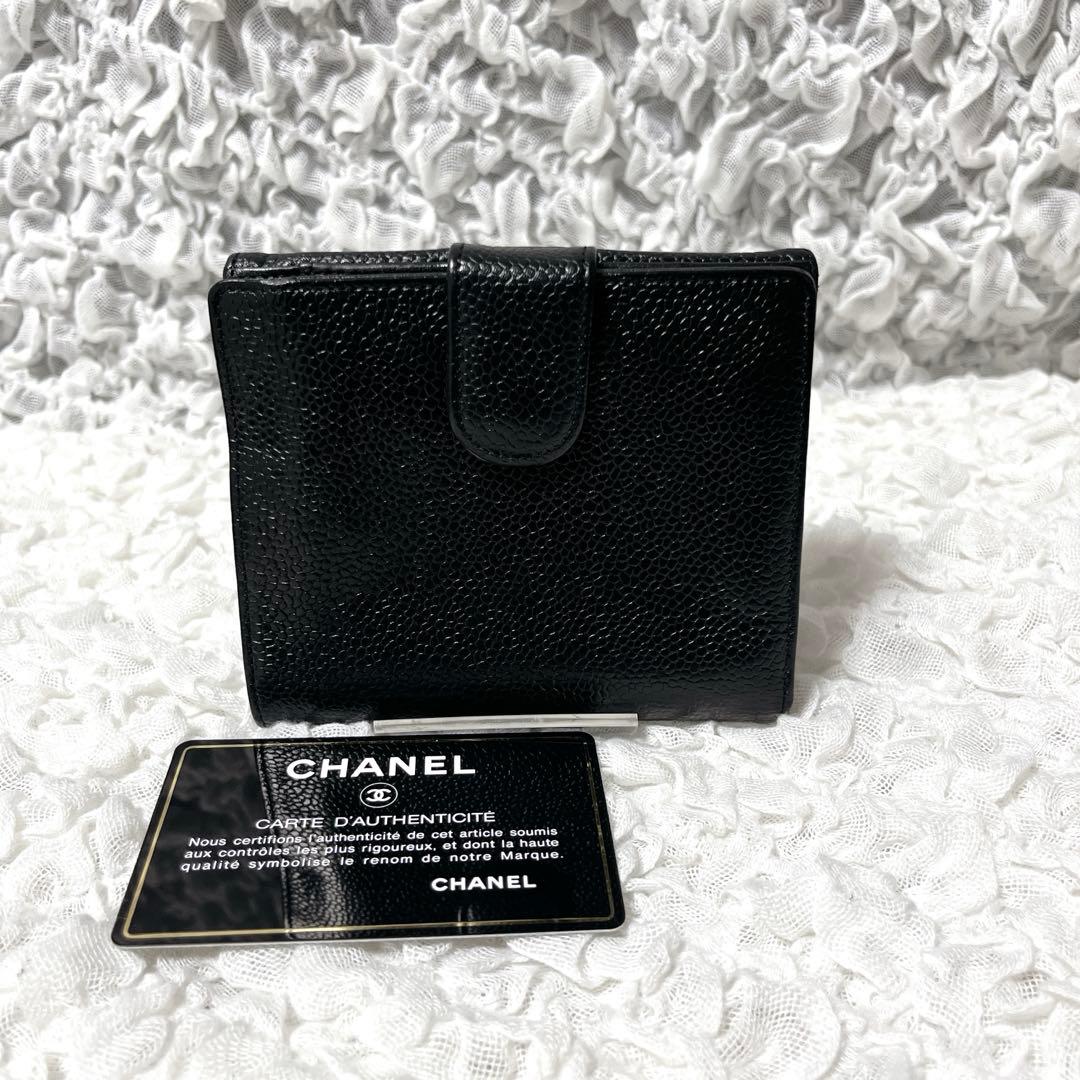 CHANEL ブラック 二つ折り財布 ギャランティカード　箱付　キャビアスキン