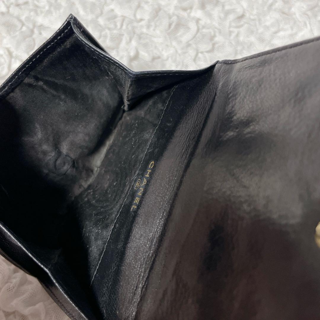 CHANEL ブラック 二つ折り財布 ギャランティカード　箱付　キャビアスキン