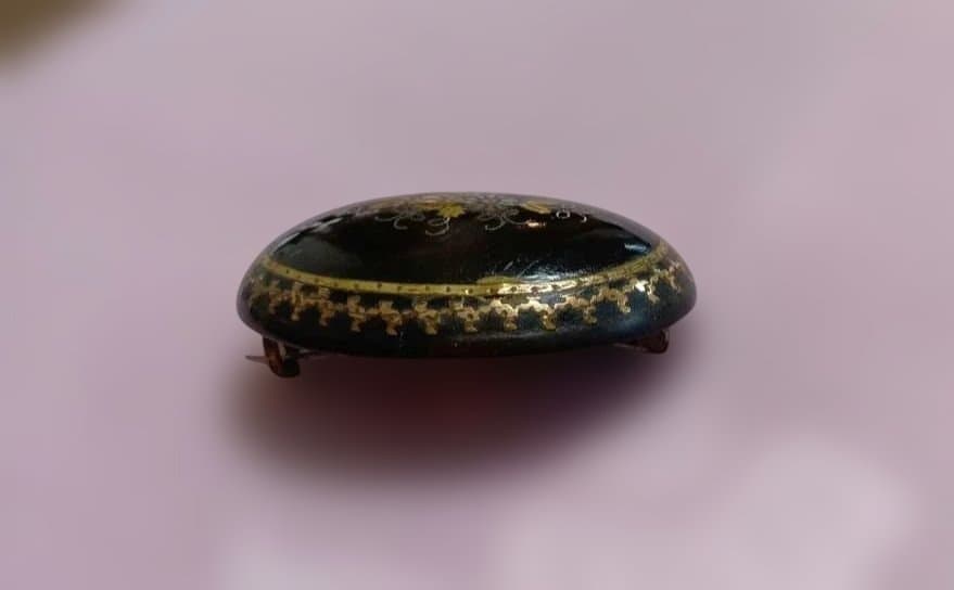 アンティーク象嵌ブローチ　花模様