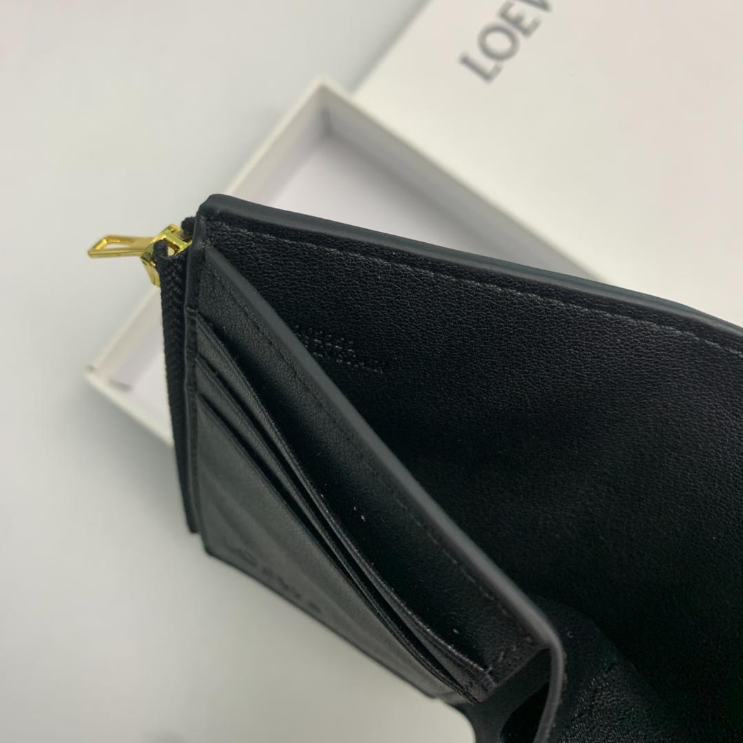 LOEWE ブラックレザー 三つ折り財布