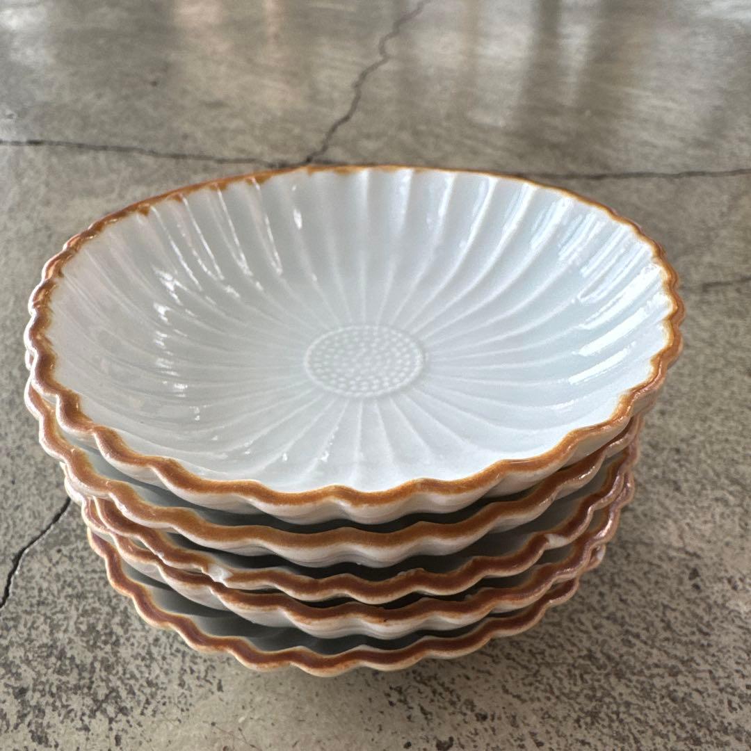 古伊万里　白磁　江戸後期　菊　豆皿