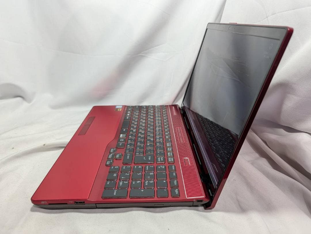 富士通 AH53/B3 第8世代 i7/8GB/SSD256GB/Office