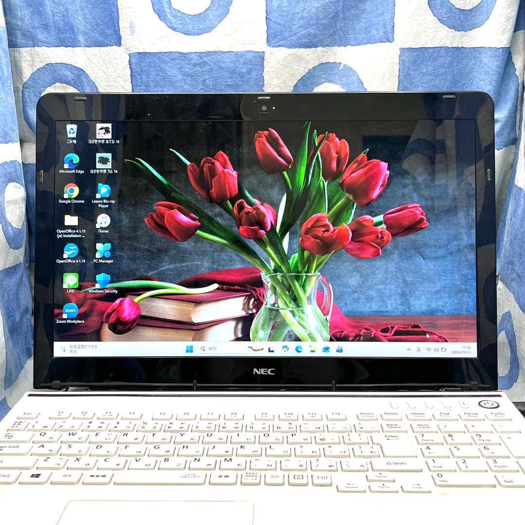 サクサク快適SSD☆人気白ノートパソコン♡ブルーレイ&カメラ！Windows11