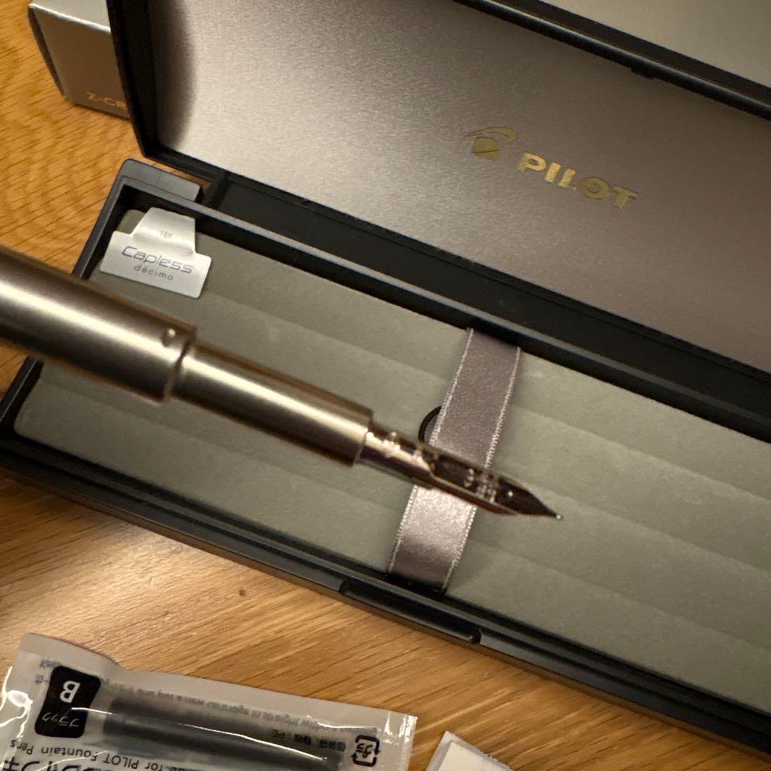 万年筆　キャップレス・デシモ　FCT-15SR 美品　F細字