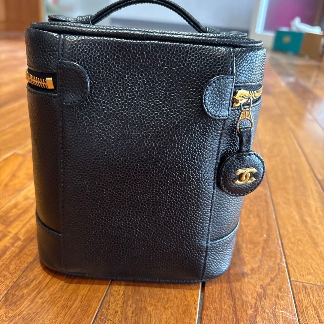 CHANEL ブラックレザー ハンドバッグ