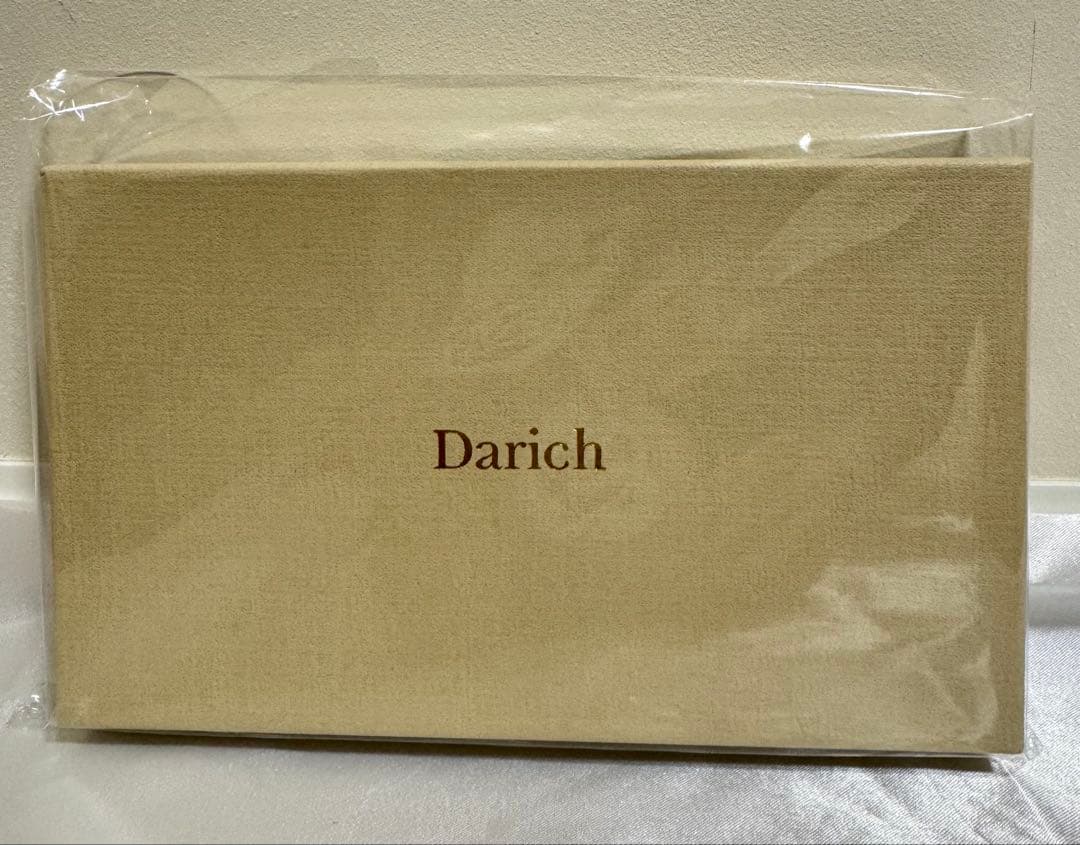 Darich キルティングビジューDDチャームiPhoneケース　16Pro 白