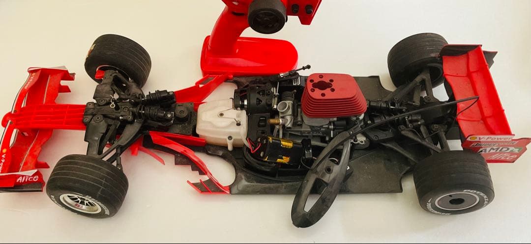 ディアゴスティィーニ　フェラーリ7/1 スケール　エンジンラジコンカー