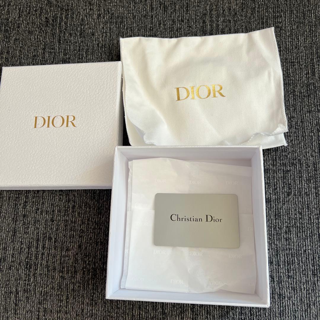 Dior キルティングレザー三つ折り財布