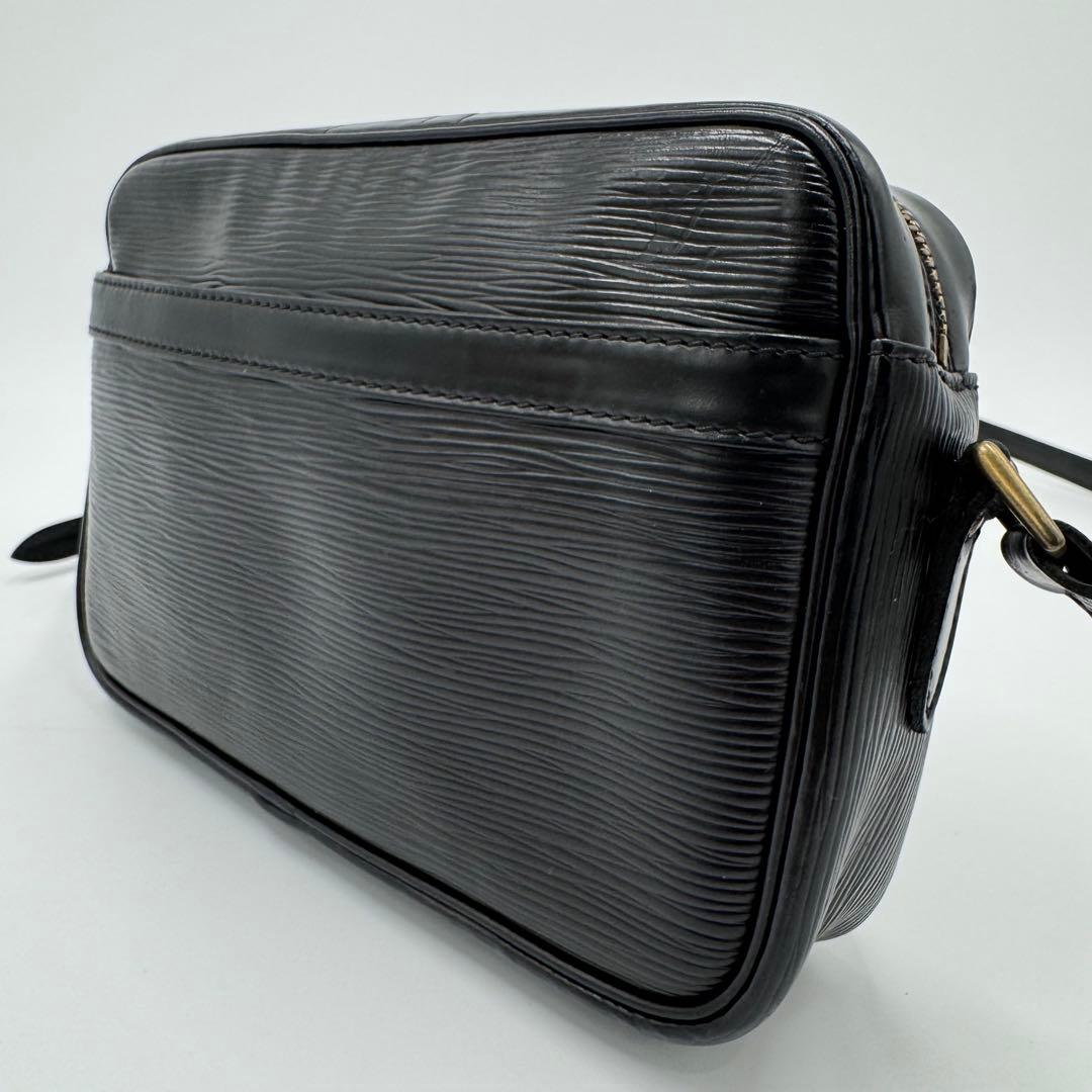 ルイヴィトン エピ トロカデロ24 レザー ショルダーバッグ 斜めがけ ブラック