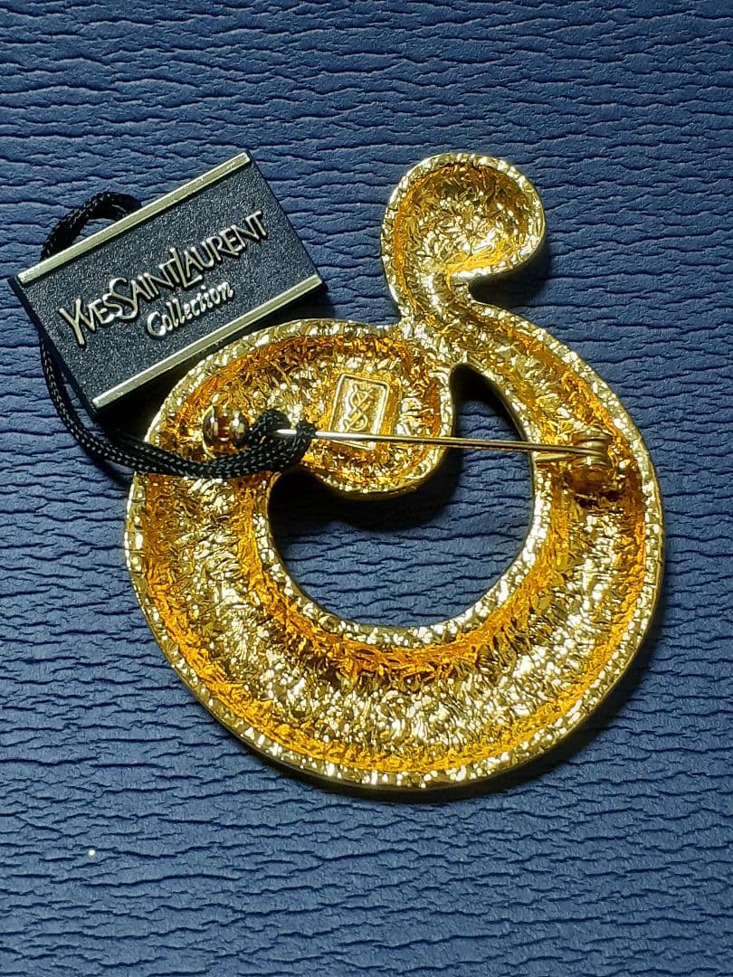 【美品・希少】イヴ・サンローラン　ゴールドブローチ　ヴィンテージ　レア