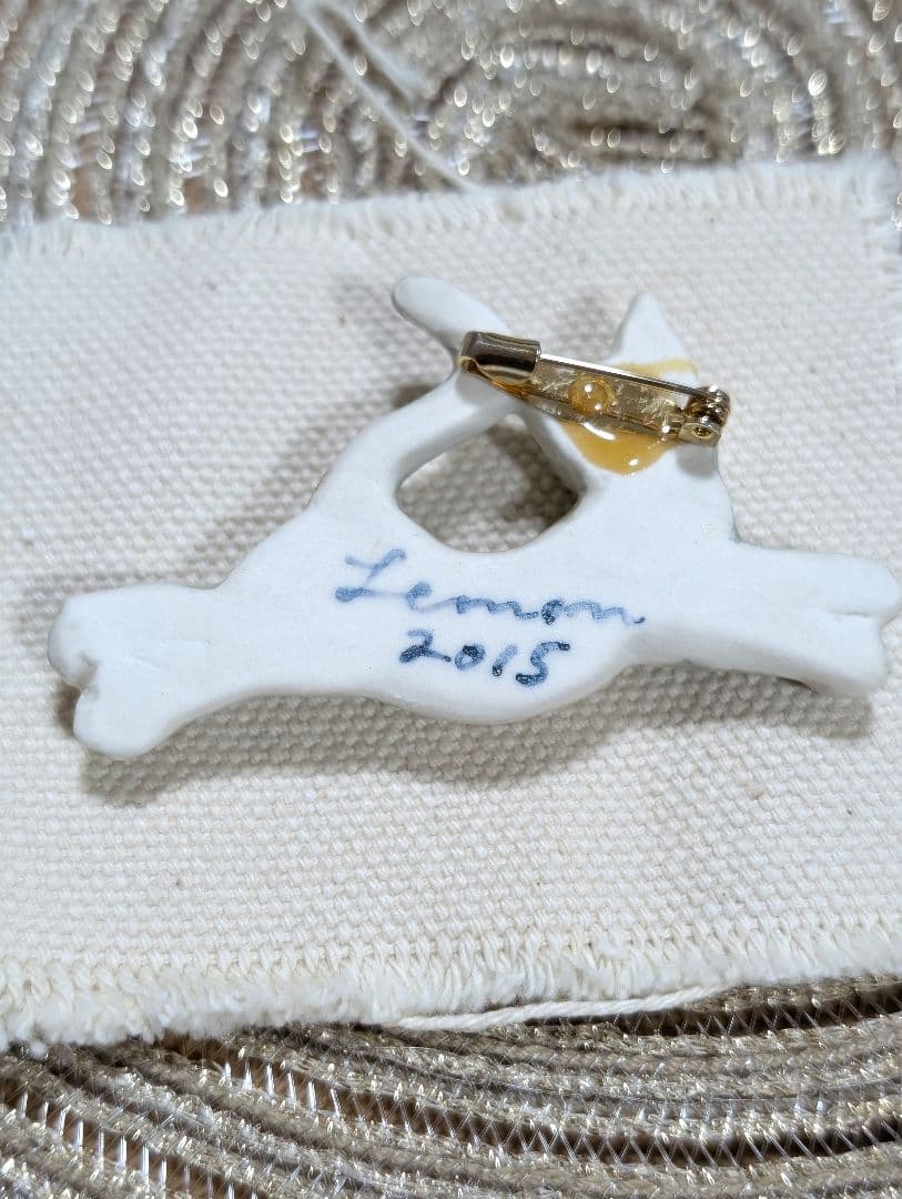 小菅幸子　ブローチ