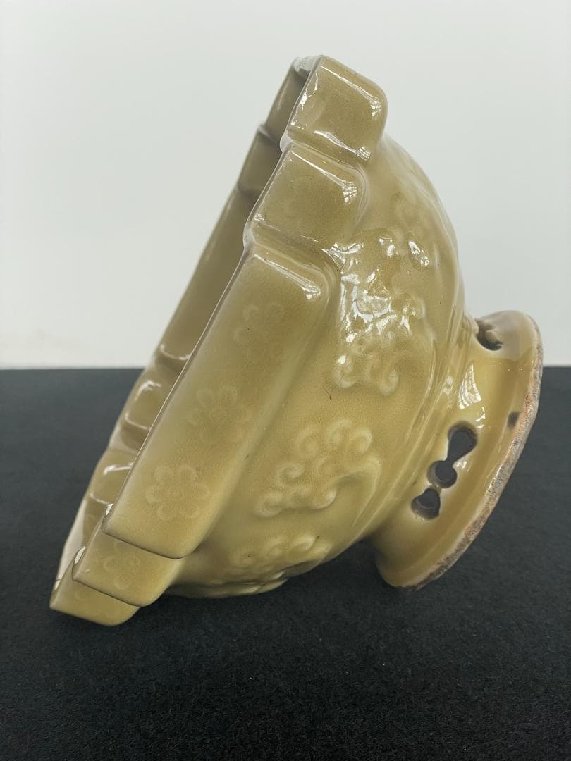 三田青磁 江戸後期 霊芝雲文 青海波陽刻 青磁 台鉢 鉢 盃洗 菓子器 王地山焼