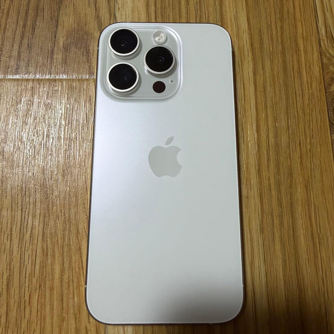 Apple iPhone 15Pro ホワイトチタニウム 128GB