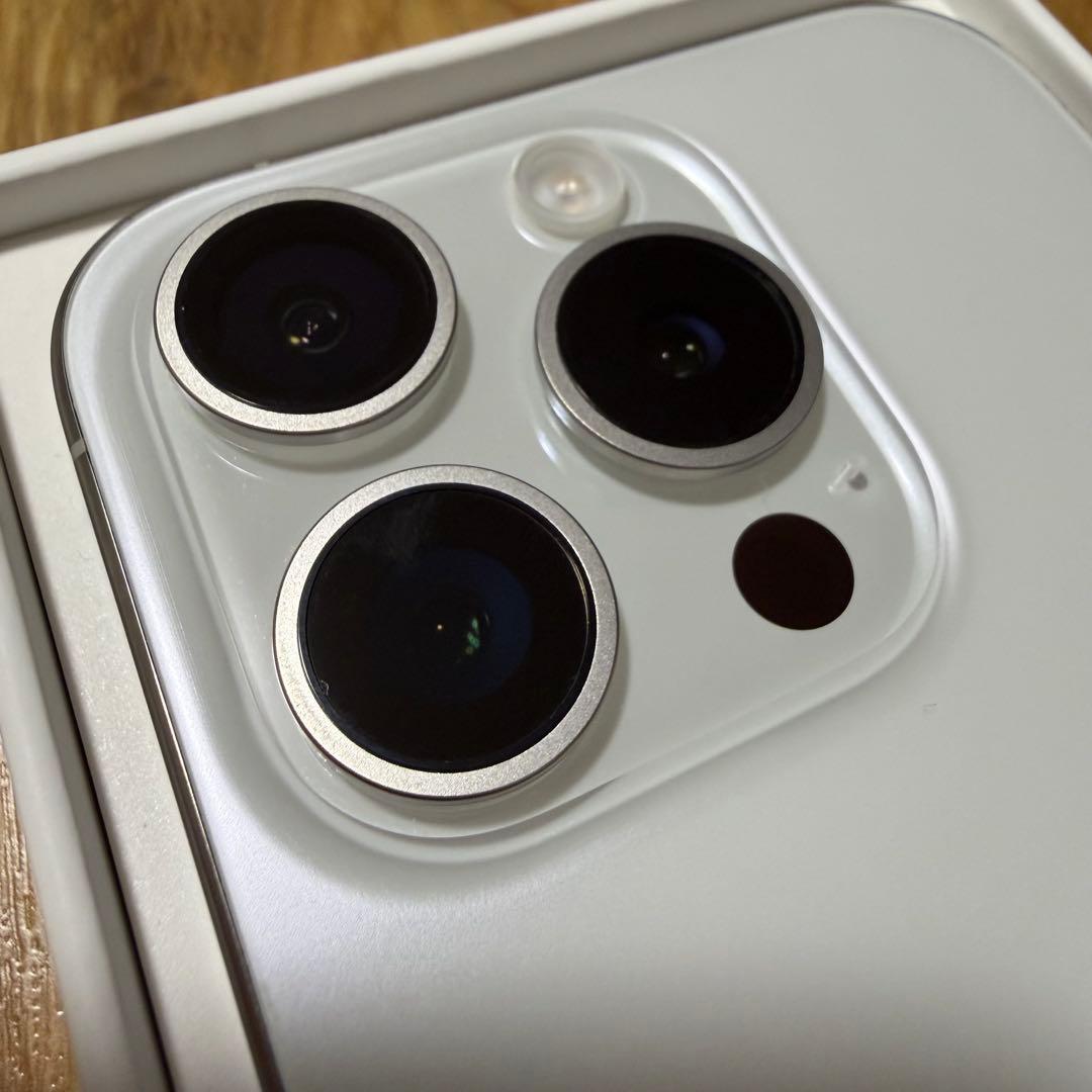 Apple iPhone 15Pro ホワイトチタニウム 128GB