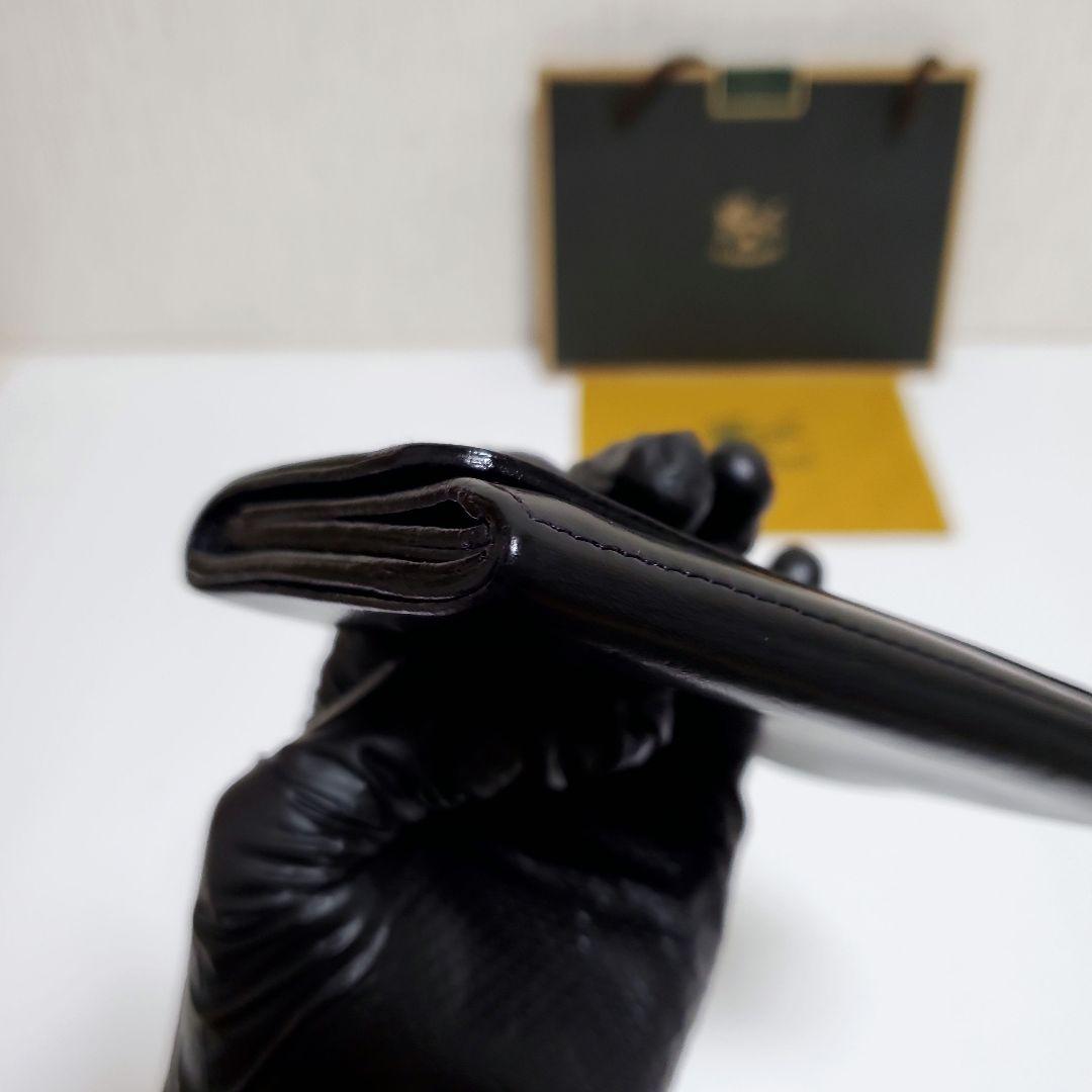 正規品　IL BISONTE　イルビゾンテ　二つ折り財布　ブラック　良品フラップ