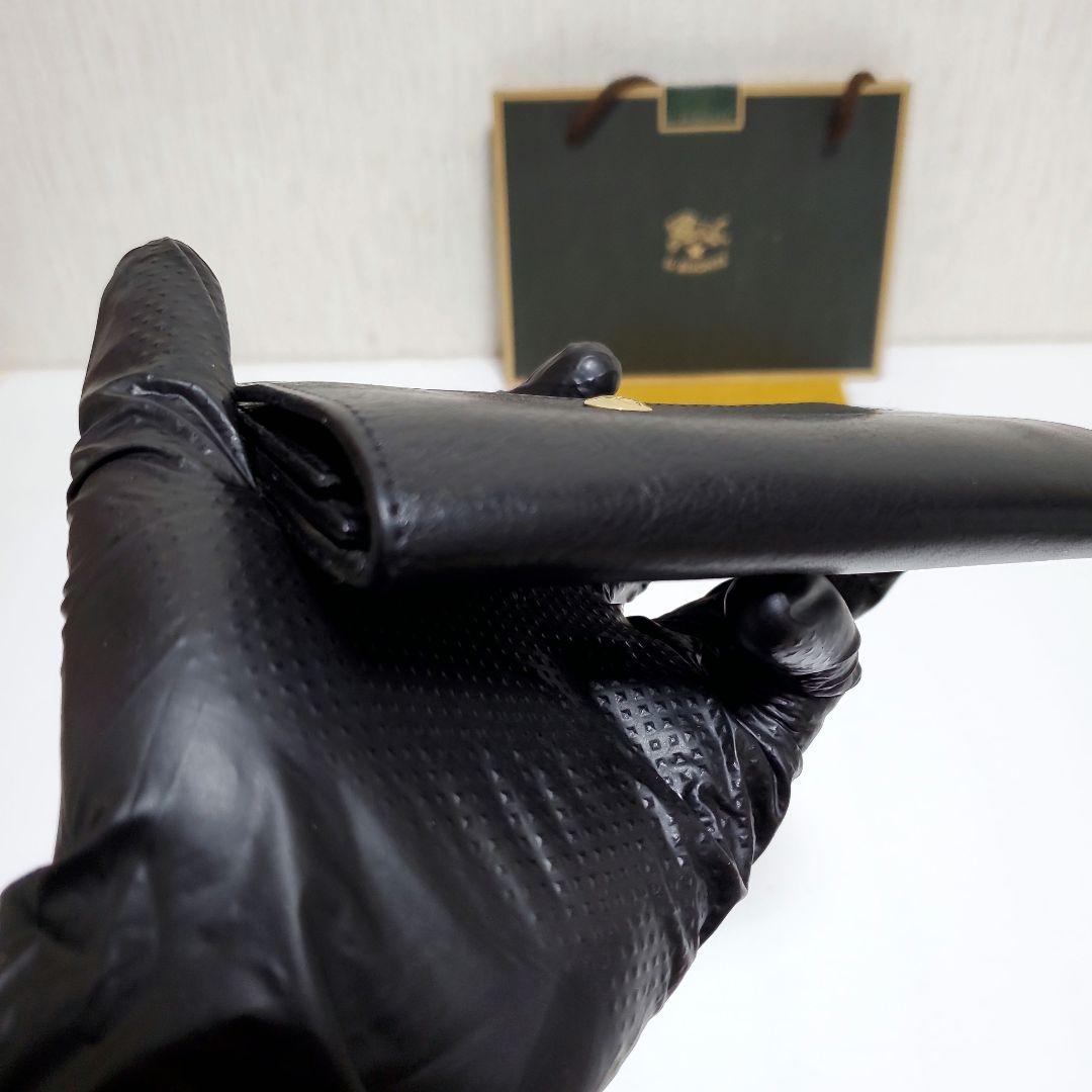 正規品　IL BISONTE　イルビゾンテ　二つ折り財布　ブラック　良品フラップ