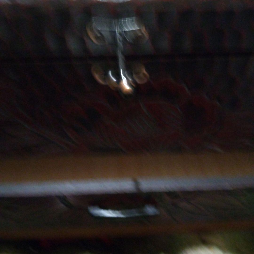 鎌倉彫木製ティッシュボックス 赤黒波模様