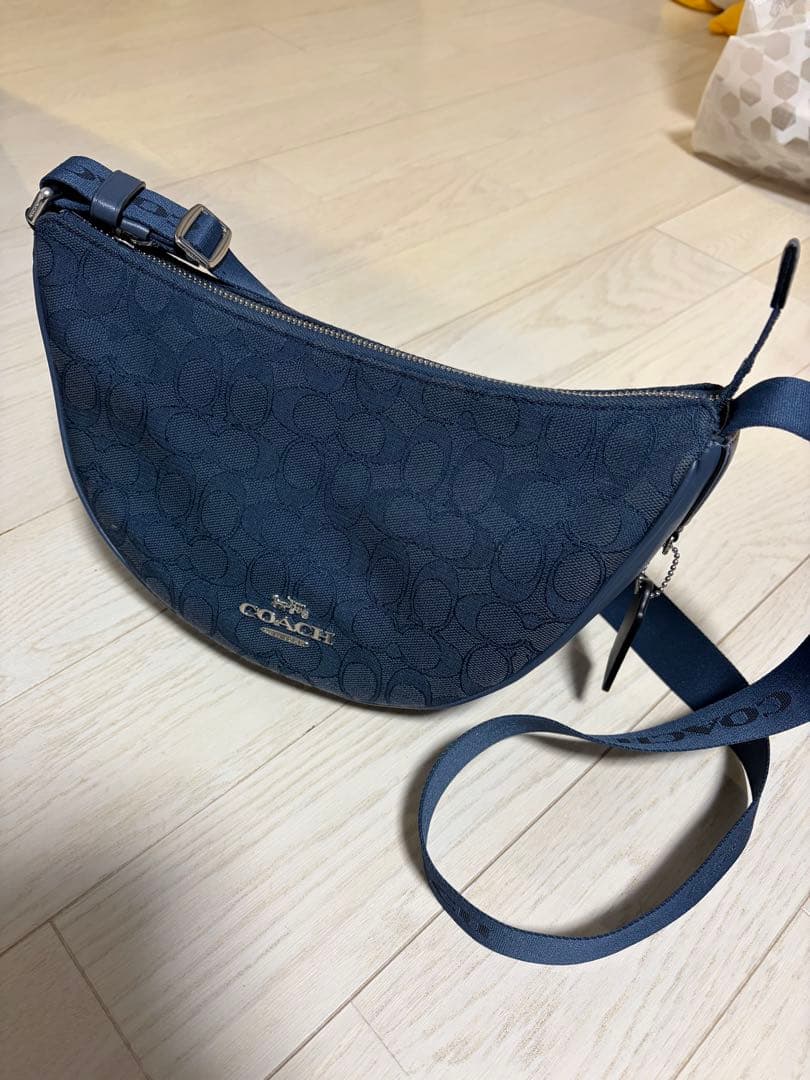 Lin 様 COACH ペース ショルダー バッグ・シグネチャー キャンバス
