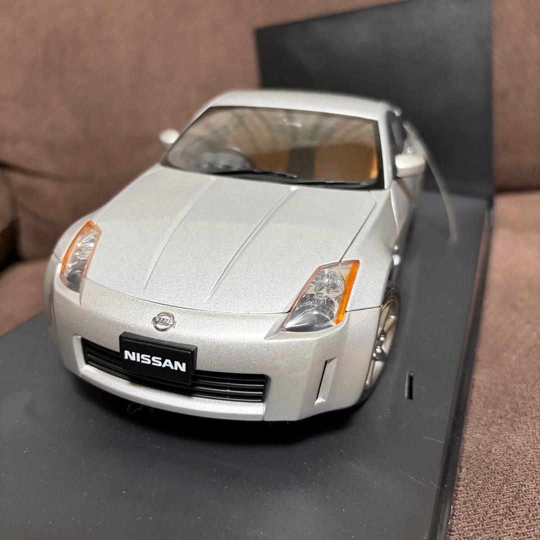 ミニカー AUTOart Nissan Fairlady Z 1:18