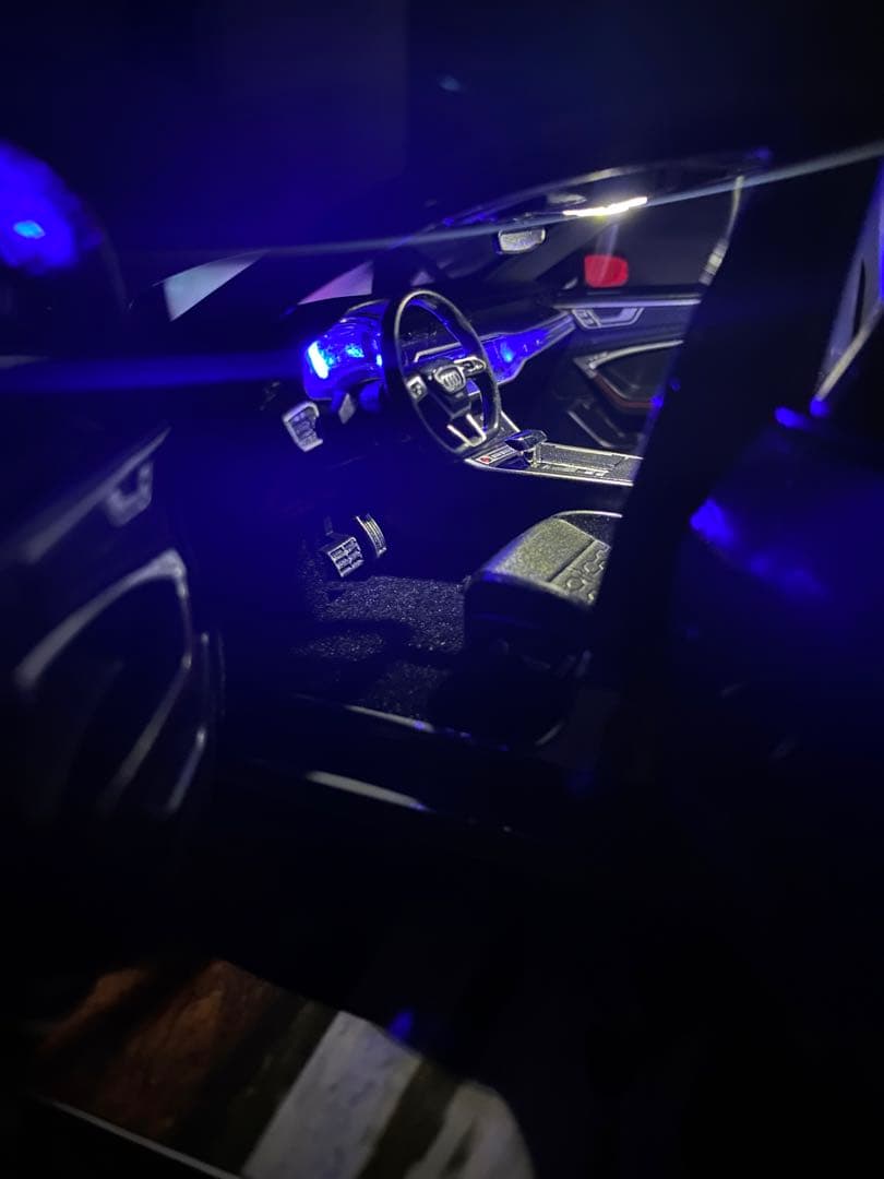 1/18 アウディ 合金ミニカー ライト音付 リモコンキー有