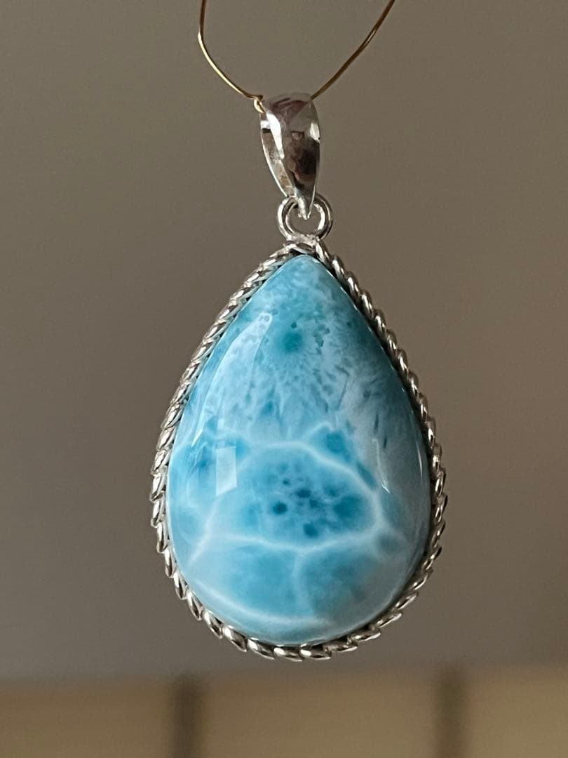 天然石☆高品質！ラリマーしずく型ペンダントトップ☆シルバーワク付き☆模様が美しい