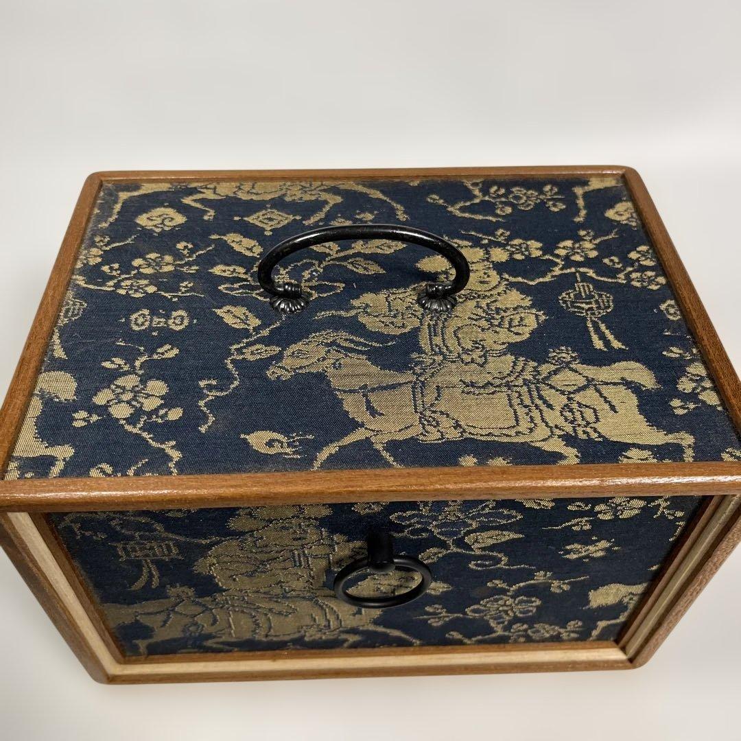 茶道具　倹鈍蓋裂地張り　茶箱　抹茶碗つき