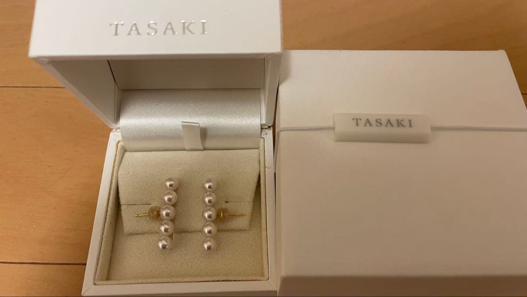美品TASAKIタサキバランスピアスk18サクラゴールド