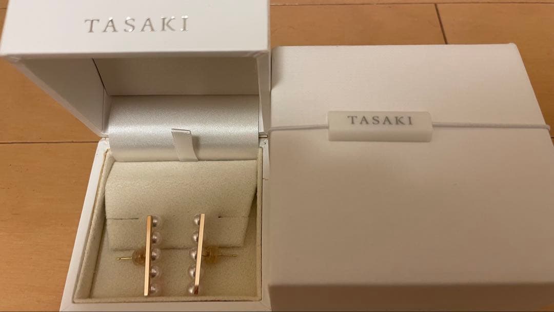 美品TASAKIタサキバランスピアスk18サクラゴールド